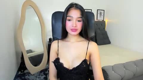 Snapshot of candiceferragamo chatting on 09.21.25 candiceferragamo online show from 09.21.25