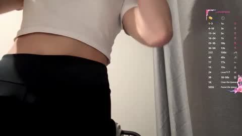 Snapshot of candisbartolone chatting on 11.29.25 Isabella online show from 11.29.25