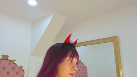 Snapshot of candy5girl chatting on 02.19.25 Candy online show from 02.19.25