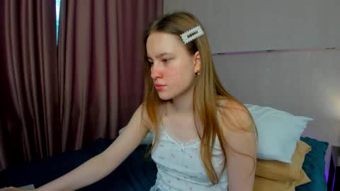 Snapshot of candy_cansew chatting on 09.20.25 Candy online show from 09.20.25