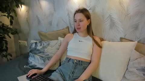 Snapshot of candy_cansew chatting on 09.21.25 Candy online show from 09.21.25