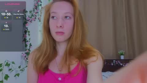 Snapshot of candy_flosse chatting on 09.19.25 candy_flosse online show from 09.19.25