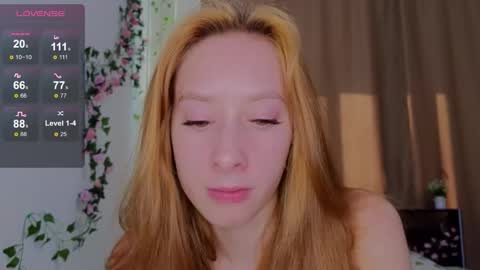 Snapshot of candy_flosse chatting on 09.30.25 candy_flosse online show from 09.30.25