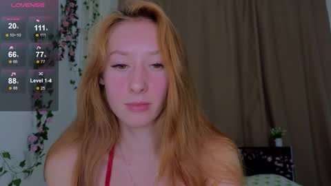 Snapshot of candy_flosse chatting on 10.05.25 candy_flosse online show from 10.05.25