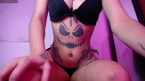 Snapshot of candy_scarce16 chatting on 10.08.25 Sharon online show from 10.08.25