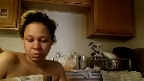 Snapshot of candyredxo2024 chatting on 10.14.25 candyredxo2024 online show from 10.14.25