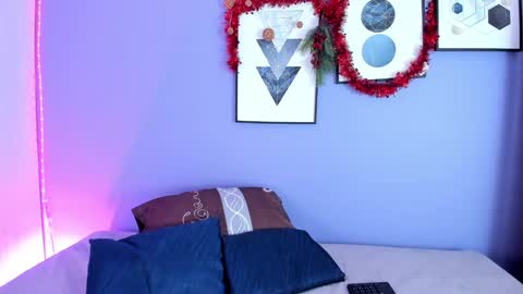 Isabella online show from 12.13.24