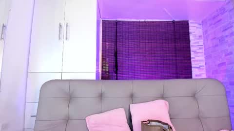 Isabella online show from 09.13.25