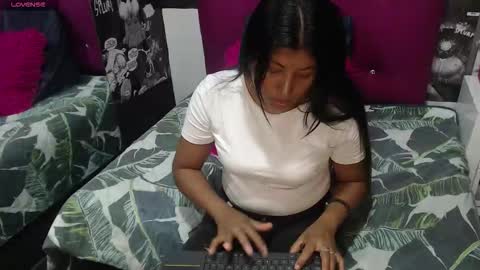 Snapshot of canela_a73 chatting on 09.14.25 Canela online show from 09.14.25