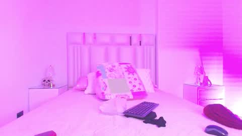 Aura  online show from 10.31.25