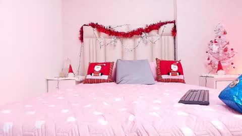 Aura  online show from 11.24.25