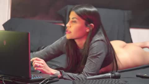 Snapshot of capriciousqueen chatting on 09.21.25 Miyah online show from 09.21.25