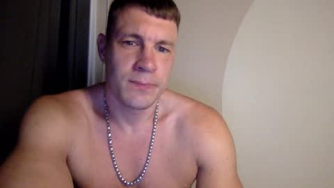 Snapshot of capt_oliver chatting on 01.05.25 follow my twitter  online show from 01.05.25