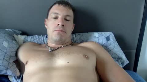 Snapshot of capt_oliver chatting on 03.07.25 follow my twitter  online show from 03.07.25