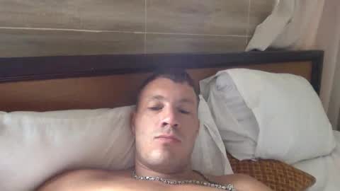 Snapshot of capt_oliver chatting on 10.29.25 follow my twitter  online show from 10.29.25