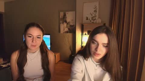 caressyourself online show from 12.04.25