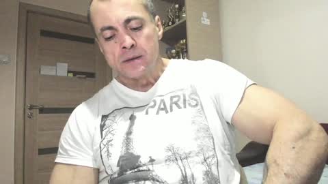 Snapshot of carin_the_body chatting on 02.01.25 Laz online show from 02.01.25