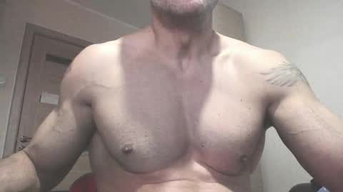Snapshot of carin_the_body chatting on 09.24.25 Laz online show from 09.24.25