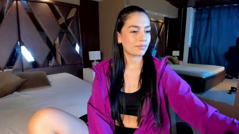 Snapshot of carina_rossi chatting on 12.23.24 Carina online show from 12.23.24