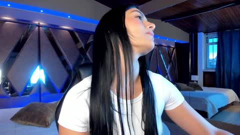 Snapshot of carina_rossi chatting on 01.09.25 Carina online show from 01.09.25
