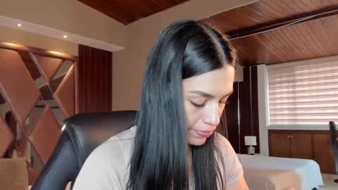 Snapshot of carina_rossi chatting on 10.08.25 Carina online show from 10.08.25