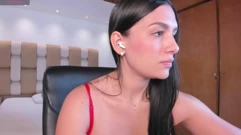 Snapshot of carina_rossi chatting on 10.20.25 Carina online show from 10.20.25