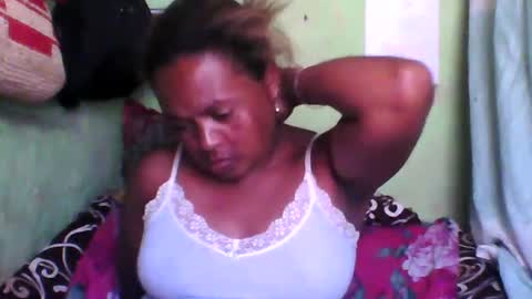 Snapshot of carinesexy69 chatting on 12.12.24 carinesexy69 online show from 12.12.24