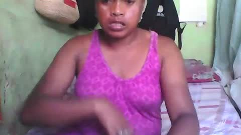 Snapshot of carinesexy69 chatting on 12.15.24 carinesexy69 online show from 12.15.24