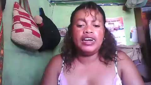 Snapshot of carinesexy69 chatting on 01.16.25 carinesexy69 online show from 01.16.25