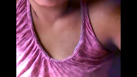 Snapshot of carinesexy69 chatting on 02.27.25 carinesexy69 online show from 02.27.25