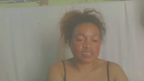 Snapshot of carinesexy69 chatting on 09.29.25 carinesexy69 online show from 09.29.25