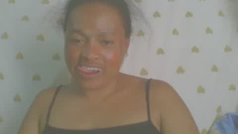 Snapshot of carinesexy69 chatting on 10.25.25 carinesexy69 online show from 10.25.25