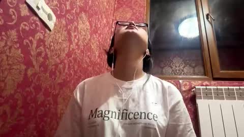 Snapshot of carinirick chatting on 11.28.25 Chloe online show from 11.28.25