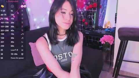 Snapshot of carla_smith__ chatting on 02.10.25 Carla online show from 02.10.25