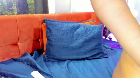 Snapshot of carliemoss chatting on 12.11.24    online show from 12.11.24