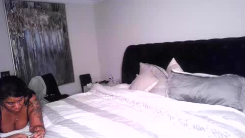 Snapshot of carmen_savage chatting on 09.22.25 Carmen Savage online show from 09.22.25