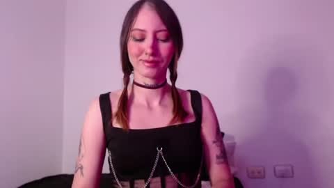 Snapshot of carmennrusso chatting on 10.16.25 carmennrusso online show from 10.16.25