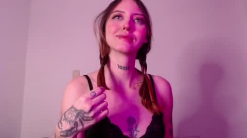 Snapshot of carmennrusso chatting on 10.17.25 carmennrusso online show from 10.17.25