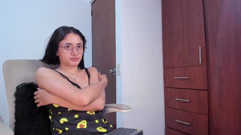 Caroline online show from 01.08.25