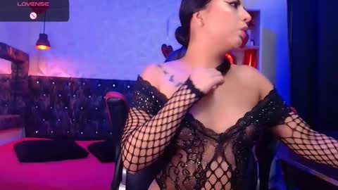 Snapshot of carolinescoth_dl chatting on 03.07.25 Caroline Scoth online show from 03.07.25