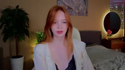 Snapshot of carolinnk chatting on 09.18.25 Caro online show from 09.18.25