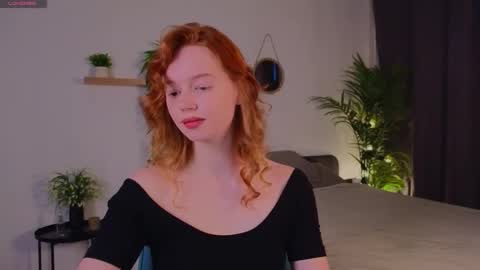 Snapshot of carolinnk chatting on 10.10.25 Caro online show from 10.10.25