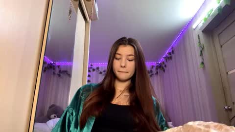 Snapshot of carolynexford chatting on 12.04.25 Emma online show from 12.04.25