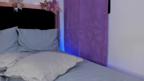 Snapshot of carorosse chatting on 01.04.25 Caro  online show from 01.04.25