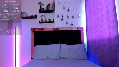 Snapshot of carorosse chatting on 03.06.25 Caro  online show from 03.06.25