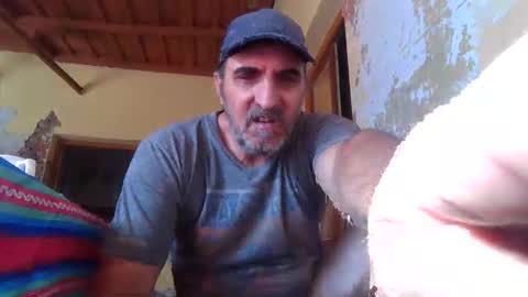 Snapshot of caseroshot2 chatting on 11.10.25 caseroshot2 online show from 11.10.25