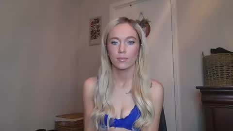 Snapshot of caseygirl6879 chatting on 10.12.25 Casey Lakes online show from 10.12.25