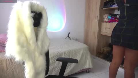 Snapshot of cassiecol chatting on 10.13.25 cASSie online show from 10.13.25