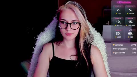 Snapshot of cassy_moore chatting on 12.08.24 Ellie online show from 12.08.24