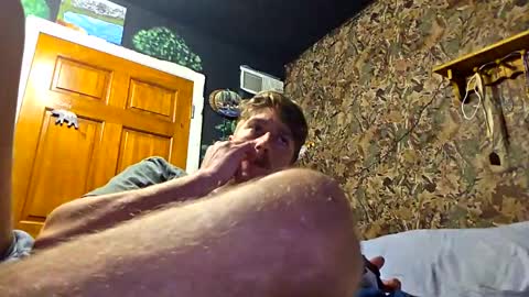 Snapshot of castration40 chatting on 11.17.25 castration40 online show from 11.17.25